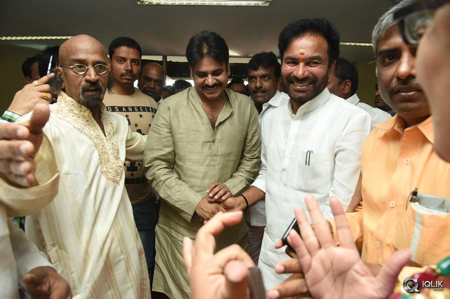 Celebs-at-Bandaru-Dattatreya-Daughter-Marriage